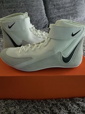Nike White & Light Gray High Top Athletic Shoes New In Original Box With No Lid